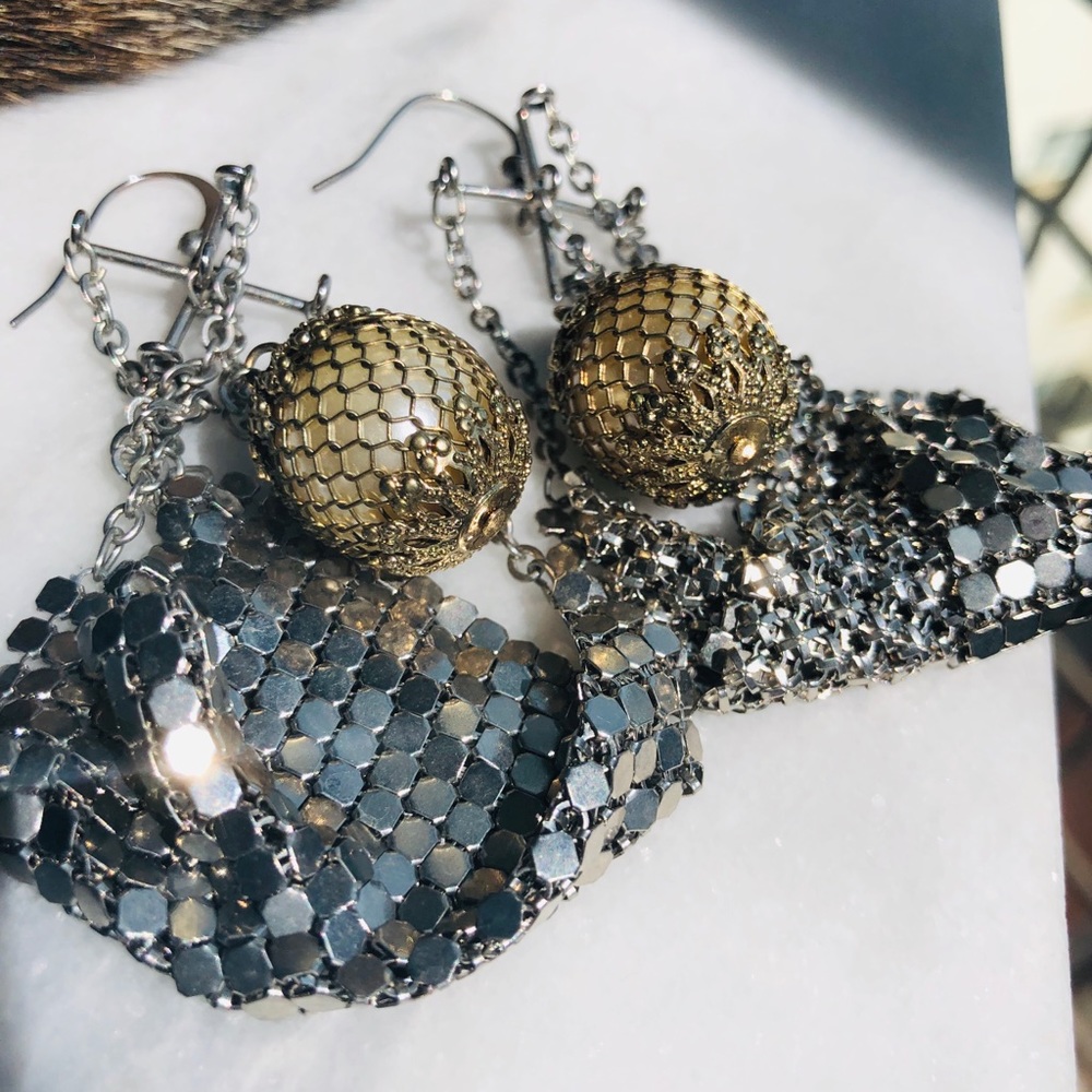 Disco balls in a blanket gold and silver earrings. - Picture 6 of 8